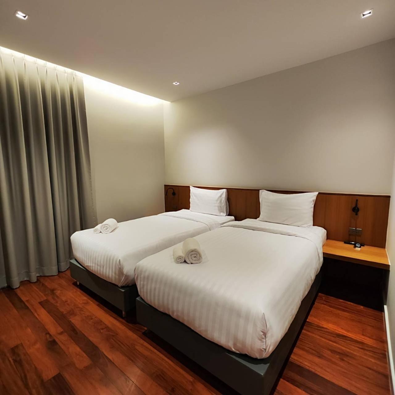 Rooms At Number60 Khaosan Bangkok Bagian luar foto